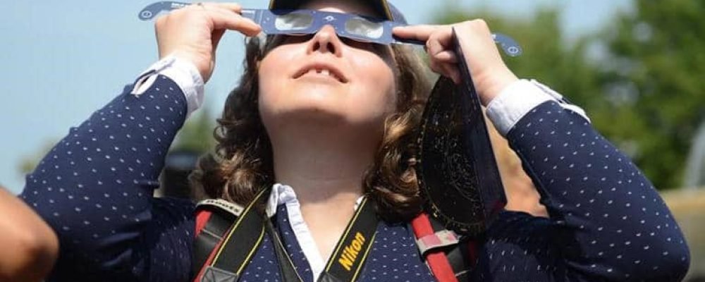 Озброєним оком.