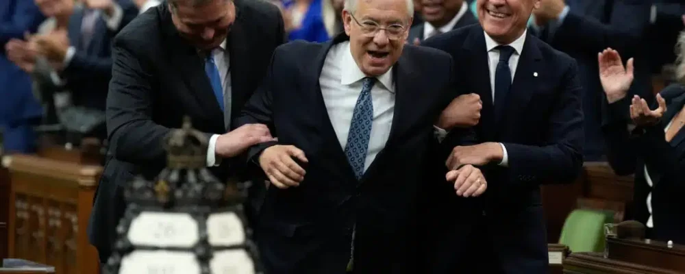 ДЕПУТАТ ОТ МОНРЕАЛЯ В КРЕСЛЕ СПИКЕРА.