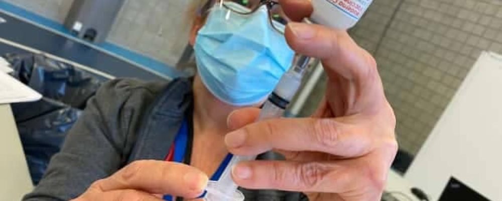 Кому вакцину?