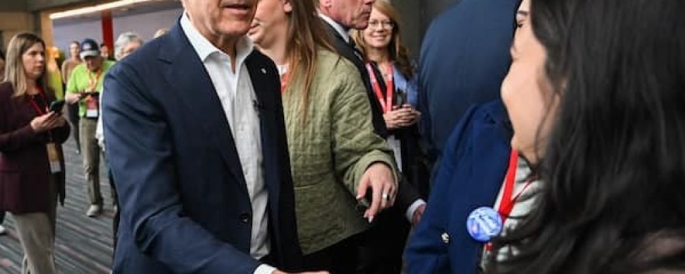 ЛІБЕРАЛИ ЧЕКАЮТЬ ПОПОВНЕННЯ.