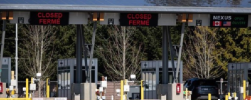 Держать на замке