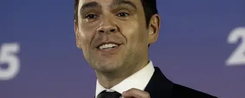 ЗАБЛОКУВАТИ ЗАКОН ПРО КОНСТИТУЦІЮ ДО ВИБОРІВ.