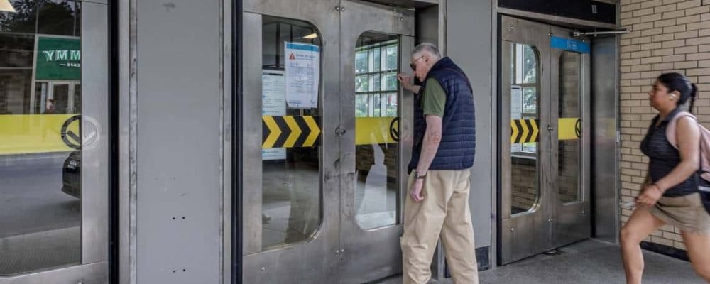 ЗАБАСТОВКА И ГОРОЖАНЕ.