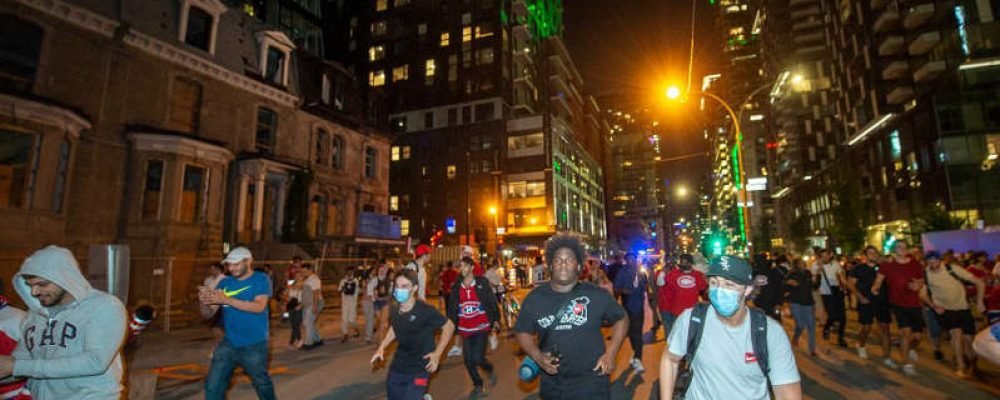 Разгоняли слезоточивым газом.