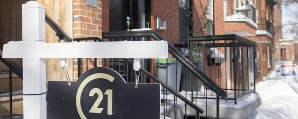 Покупают мало, платят дорого.