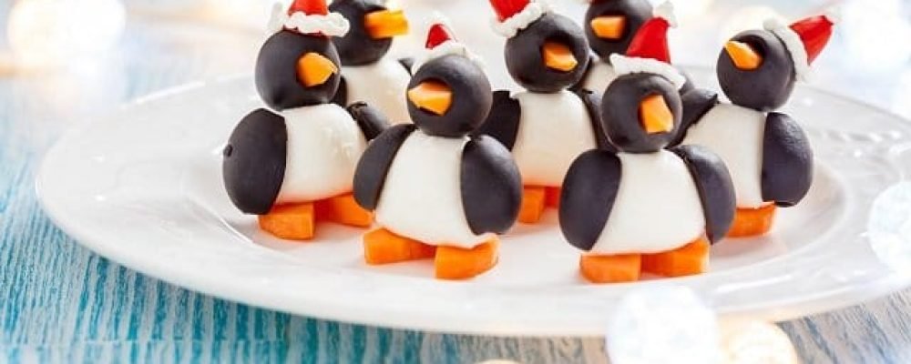Пингвины из моцареллы и маслин.