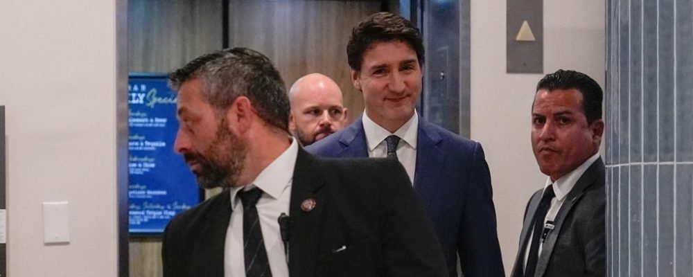 НЕОГОЛОШЕНА ЗУСТРІЧ.