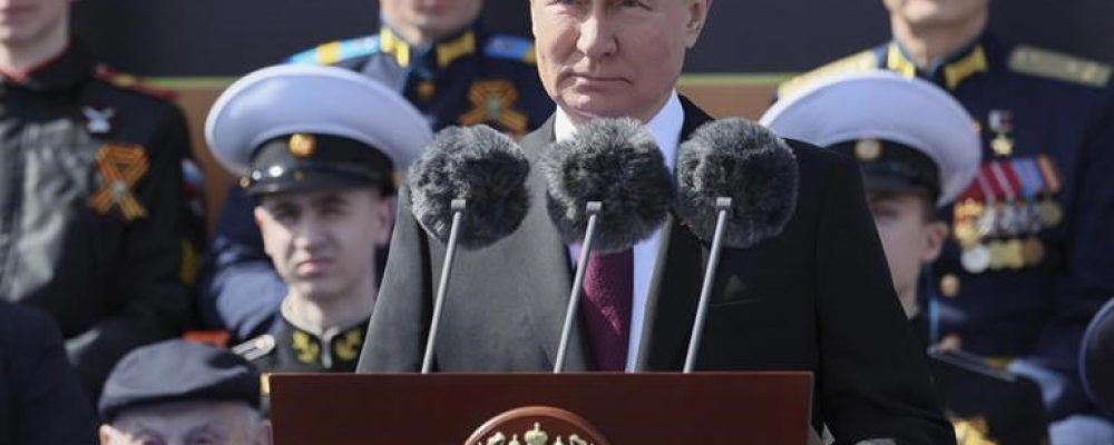 Живое прикрытие для Путина.