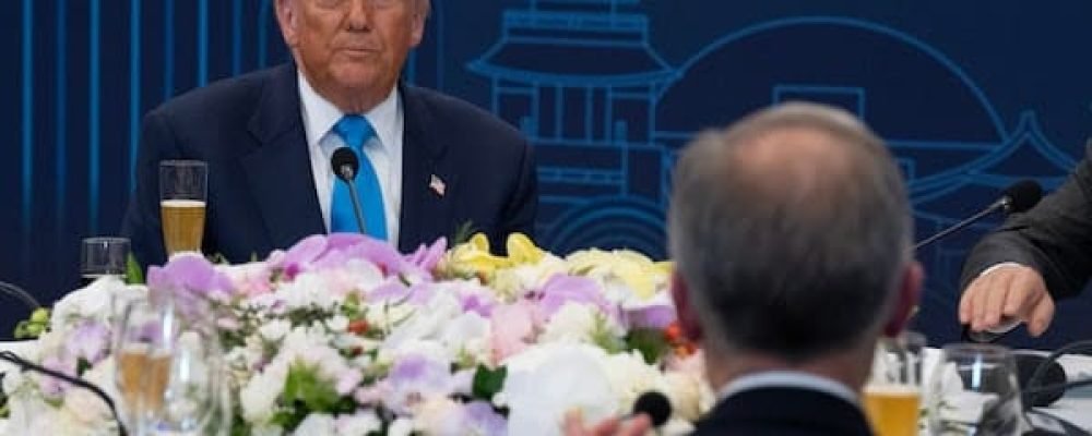 УПРЯМЫЙ ТРАМП.