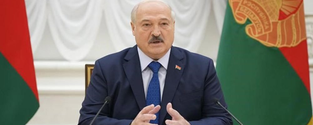 Лукашенко с ядерным оружием.
